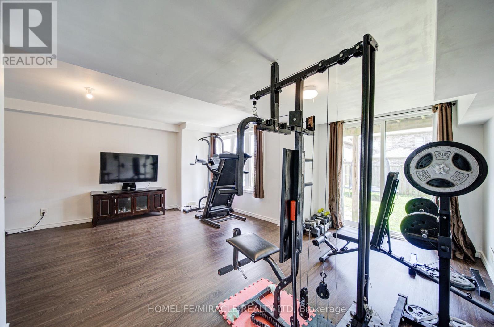 57 KERSEY CRESCENT - 43