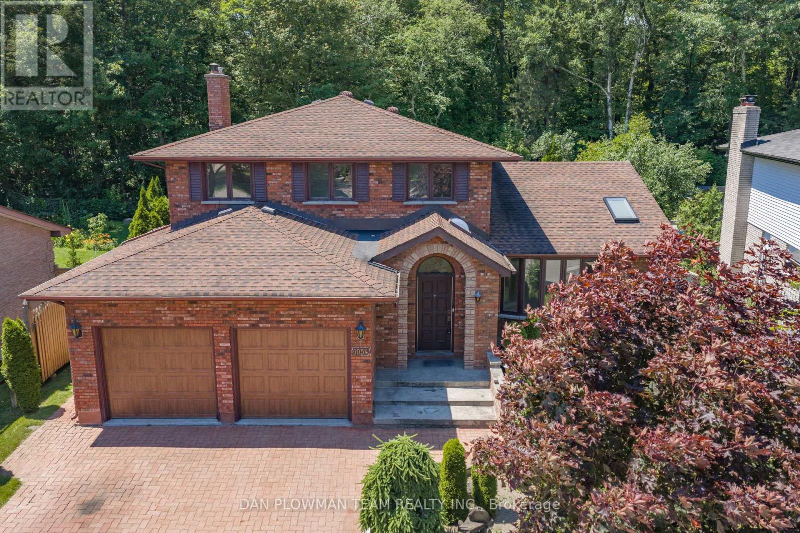 1054 CHELSEA COURT - 1