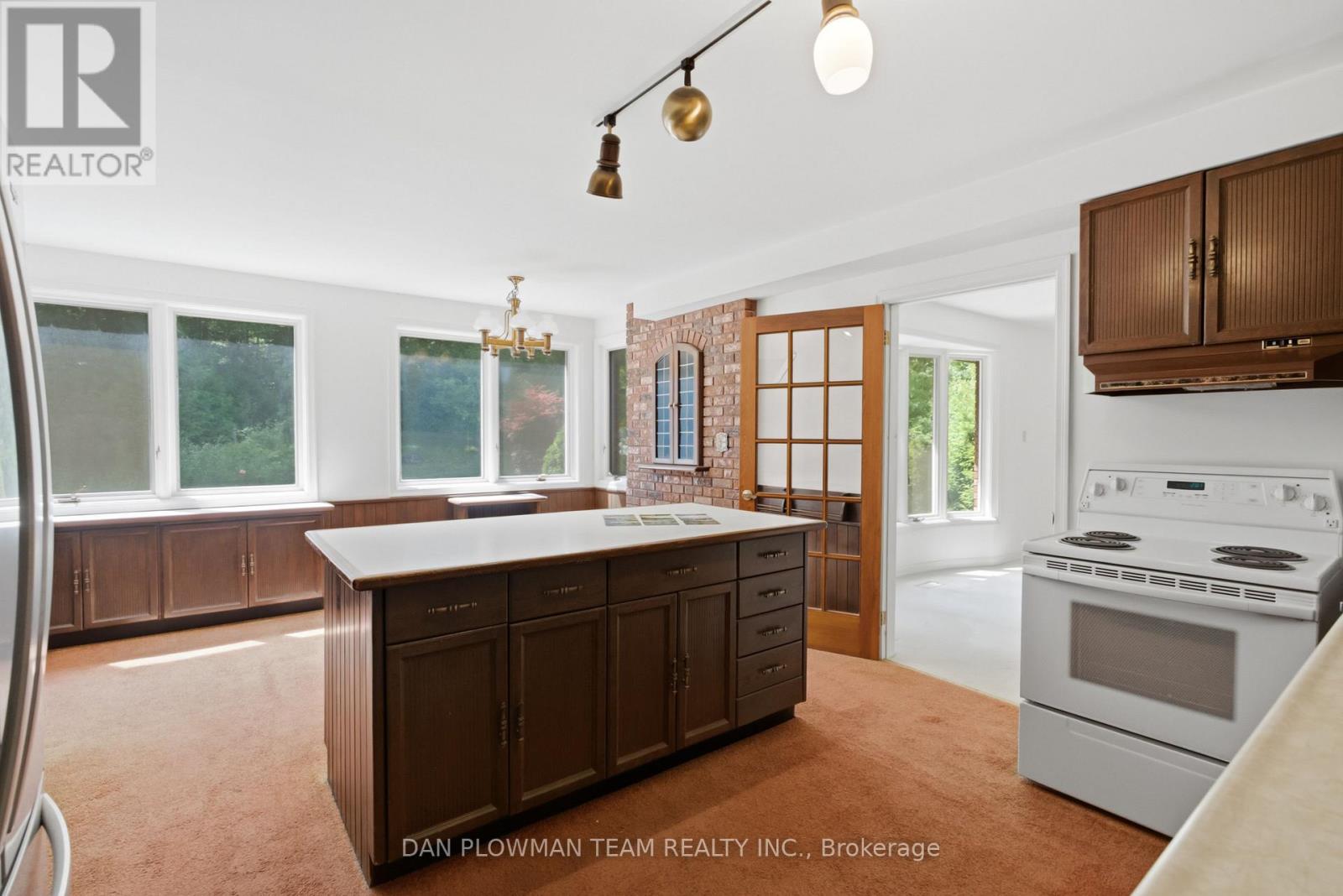 1054 CHELSEA COURT - 11