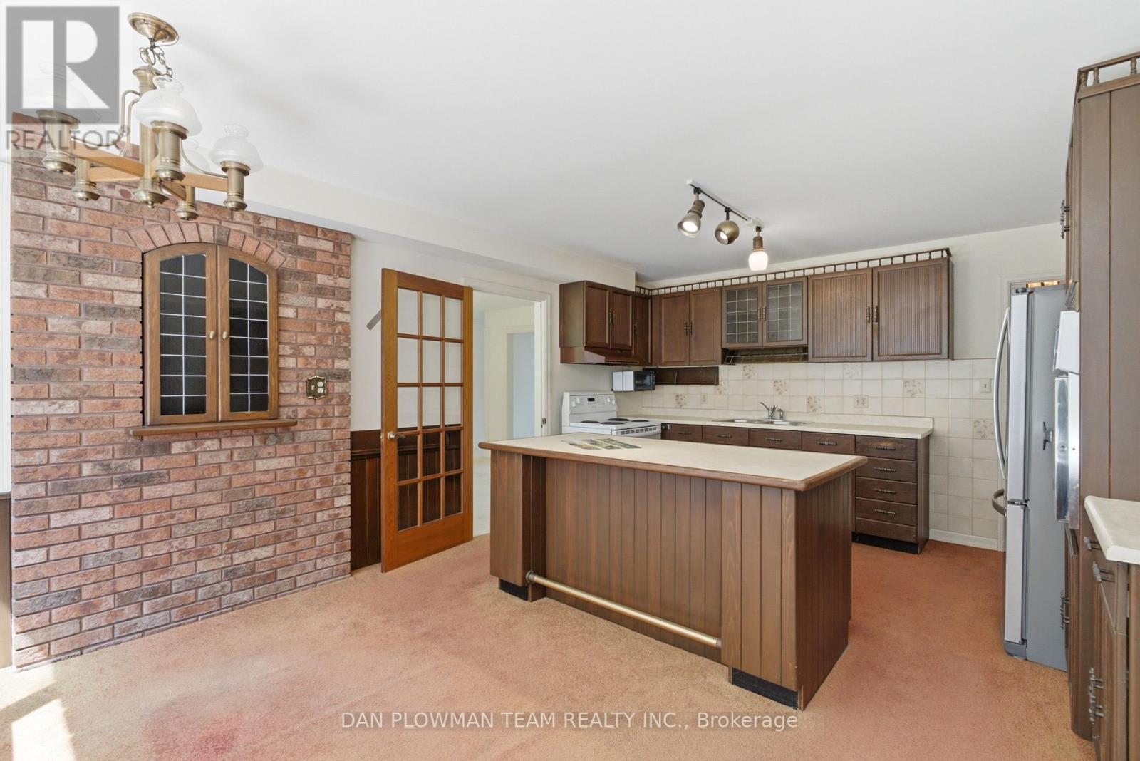 1054 CHELSEA COURT - 13