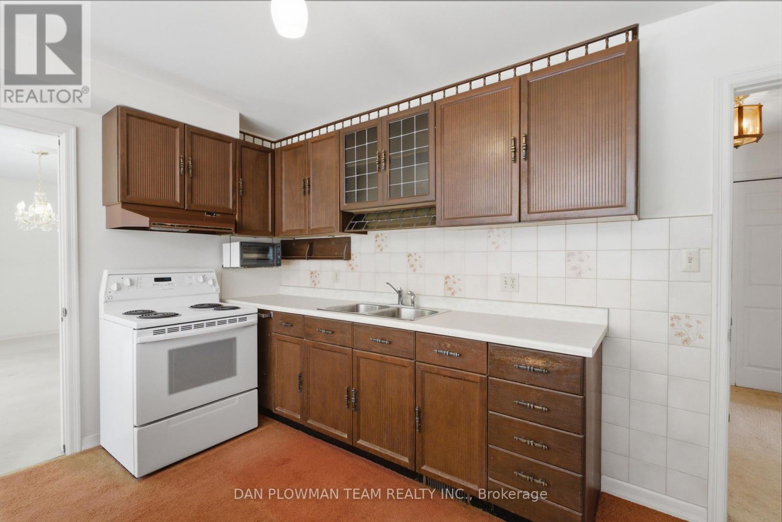 1054 CHELSEA COURT - 14
