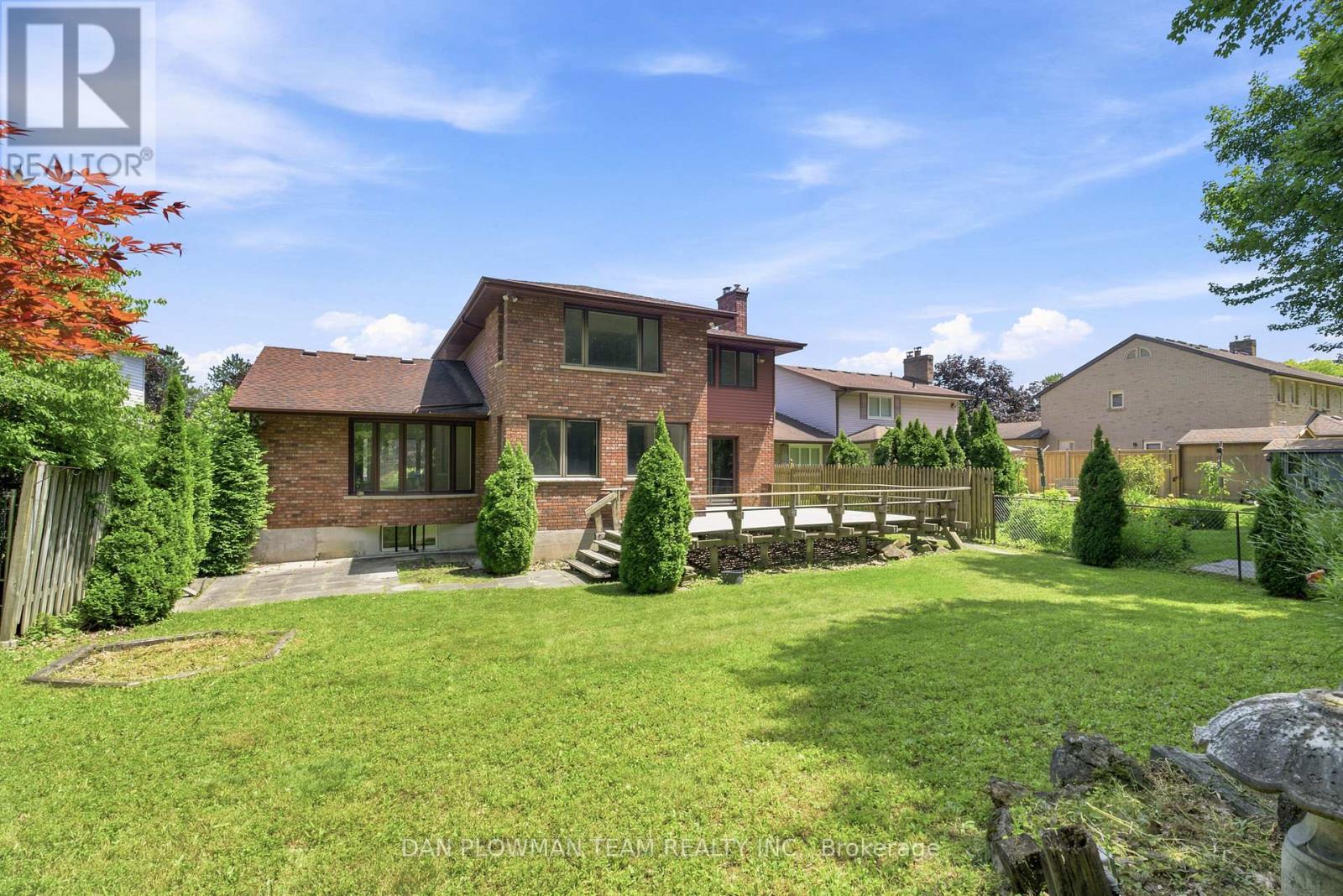 1054 CHELSEA COURT - 35