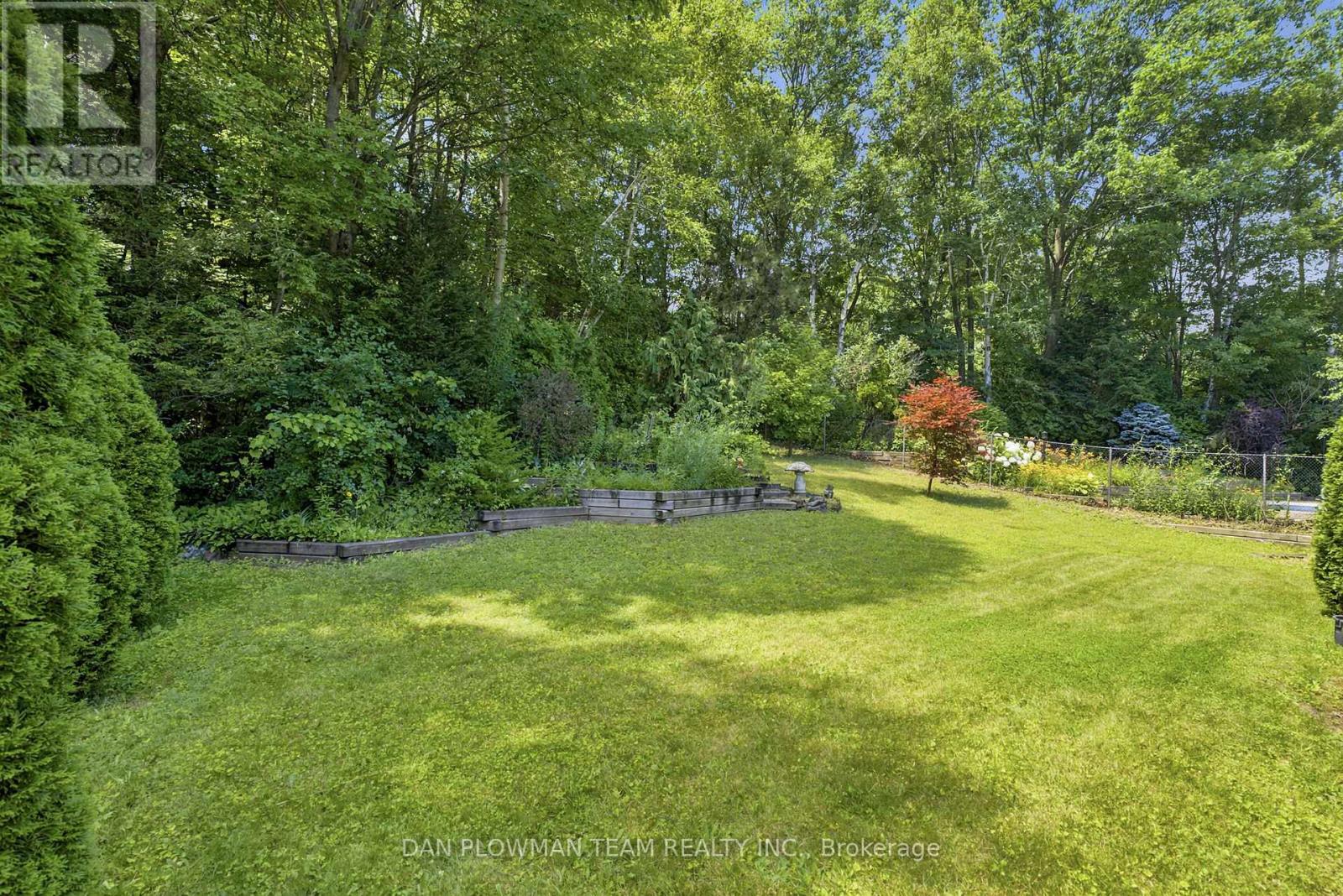 1054 CHELSEA COURT - 36