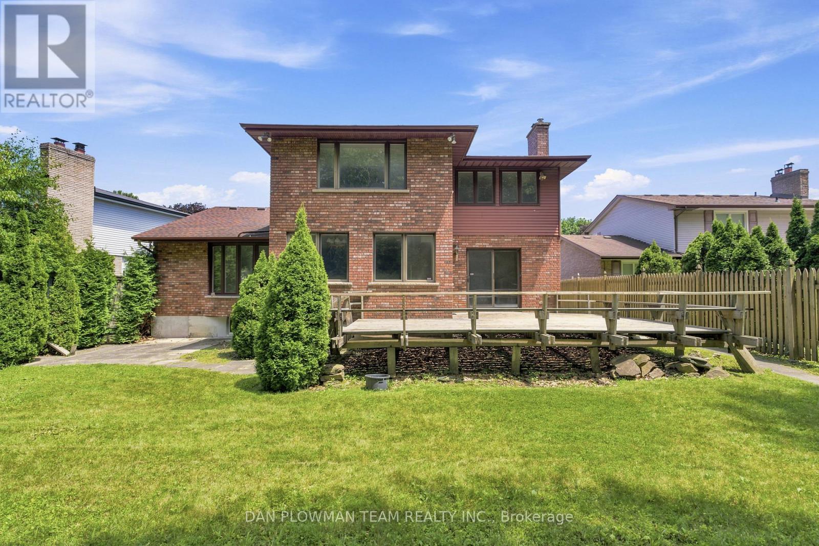 1054 CHELSEA COURT - 38