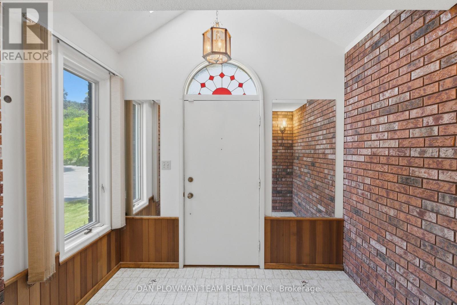 1054 CHELSEA COURT - 4