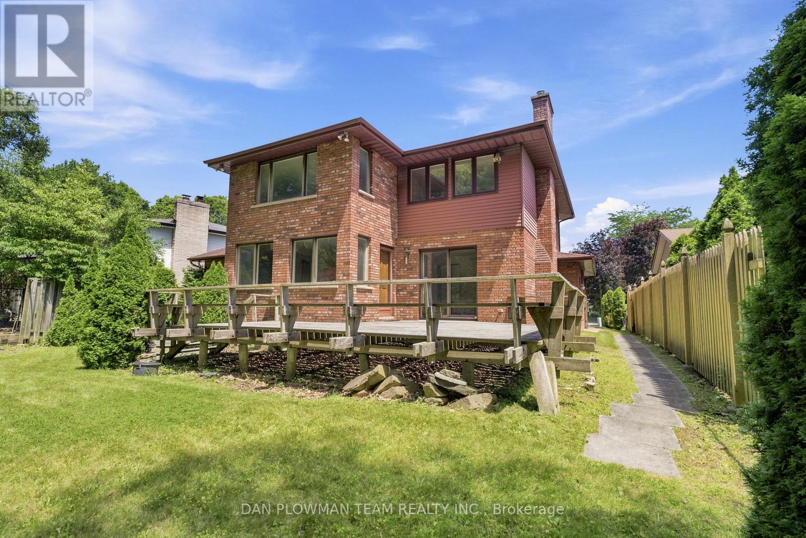 1054 CHELSEA COURT - 40