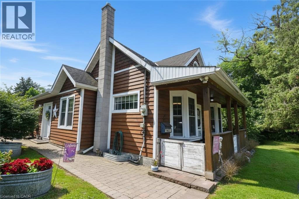 662 OLD DUNDAS Road - 2