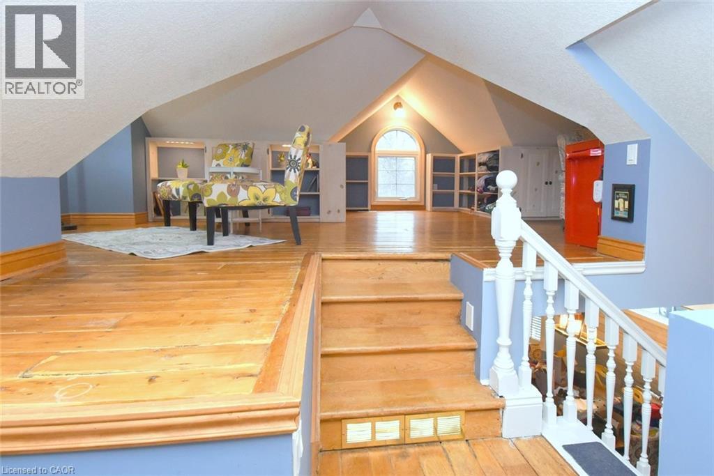 662 OLD DUNDAS Road - 35