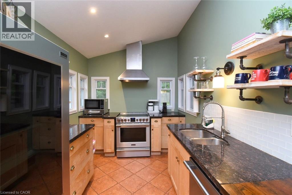 662 OLD DUNDAS Road - 22