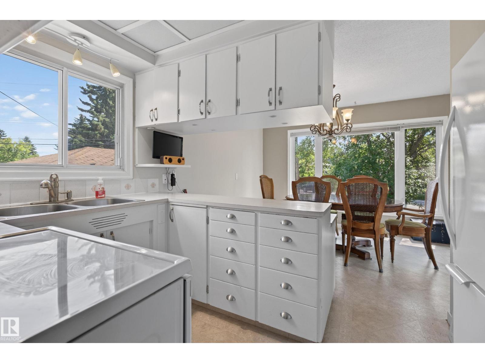 11303 115 ST NW - 13