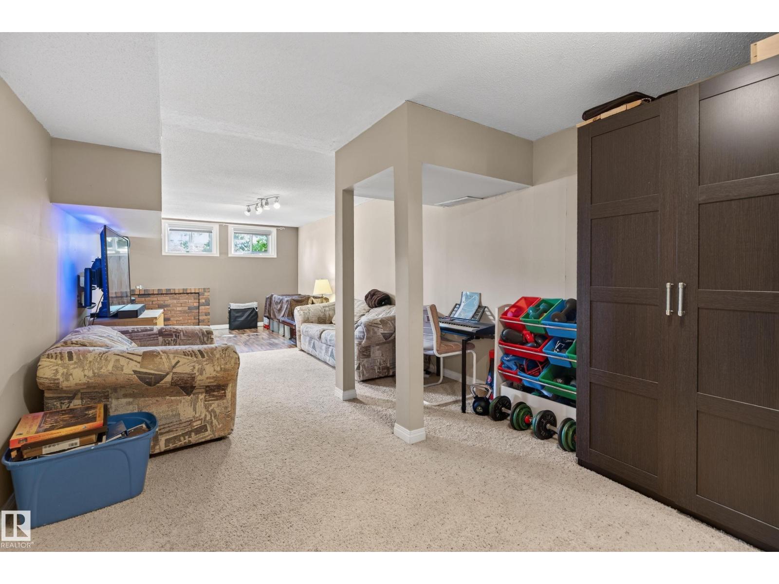 11303 115 ST NW - 25