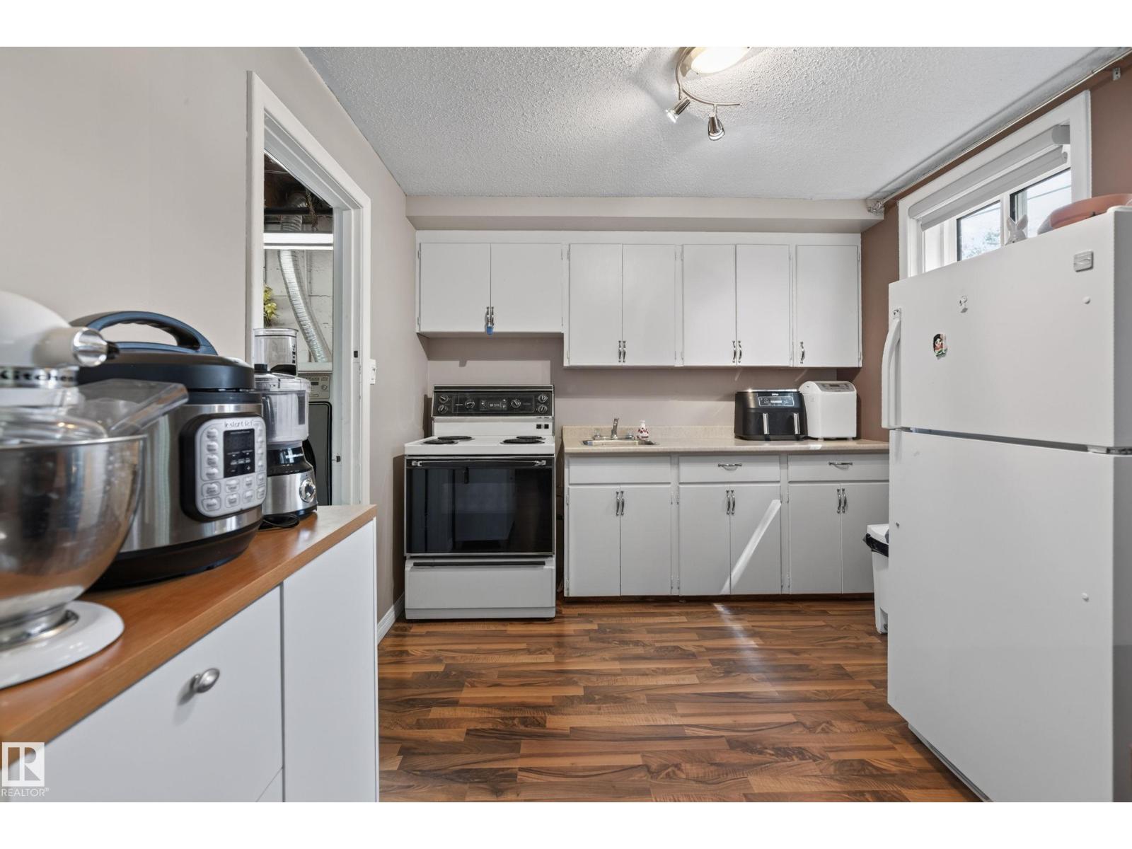 11303 115 ST NW - 28