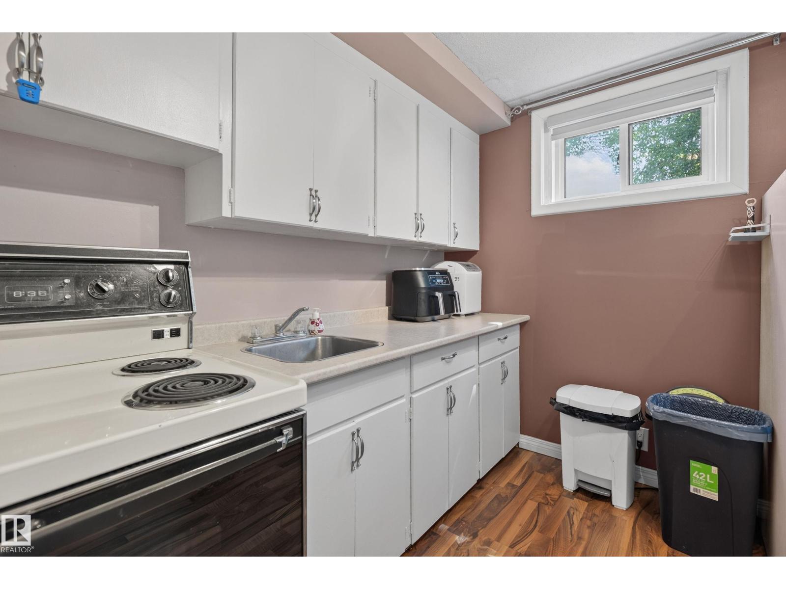 11303 115 ST NW - 29