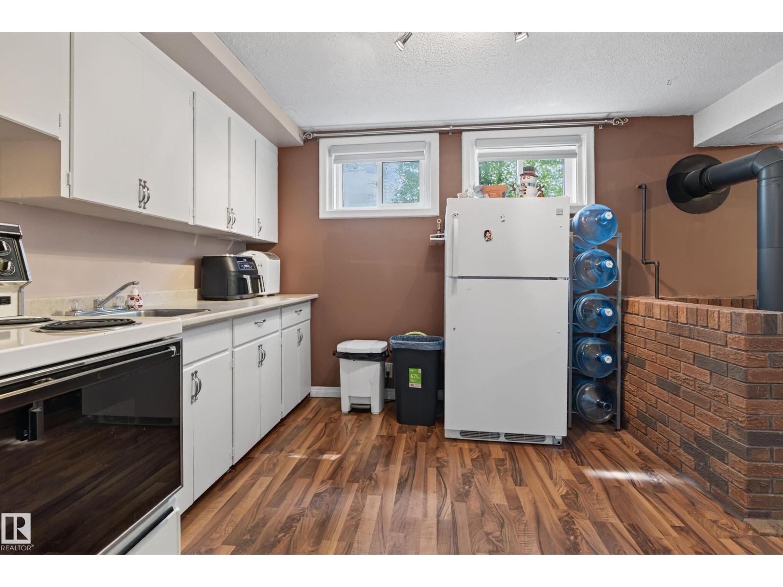 11303 115 ST NW - 30