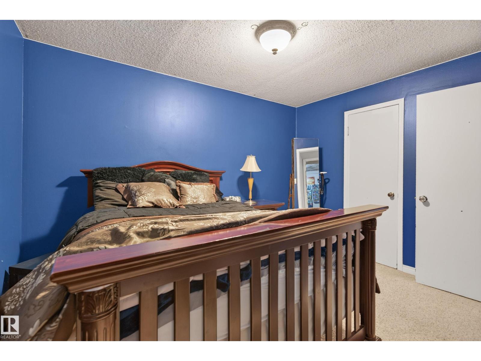 11303 115 ST NW - 32