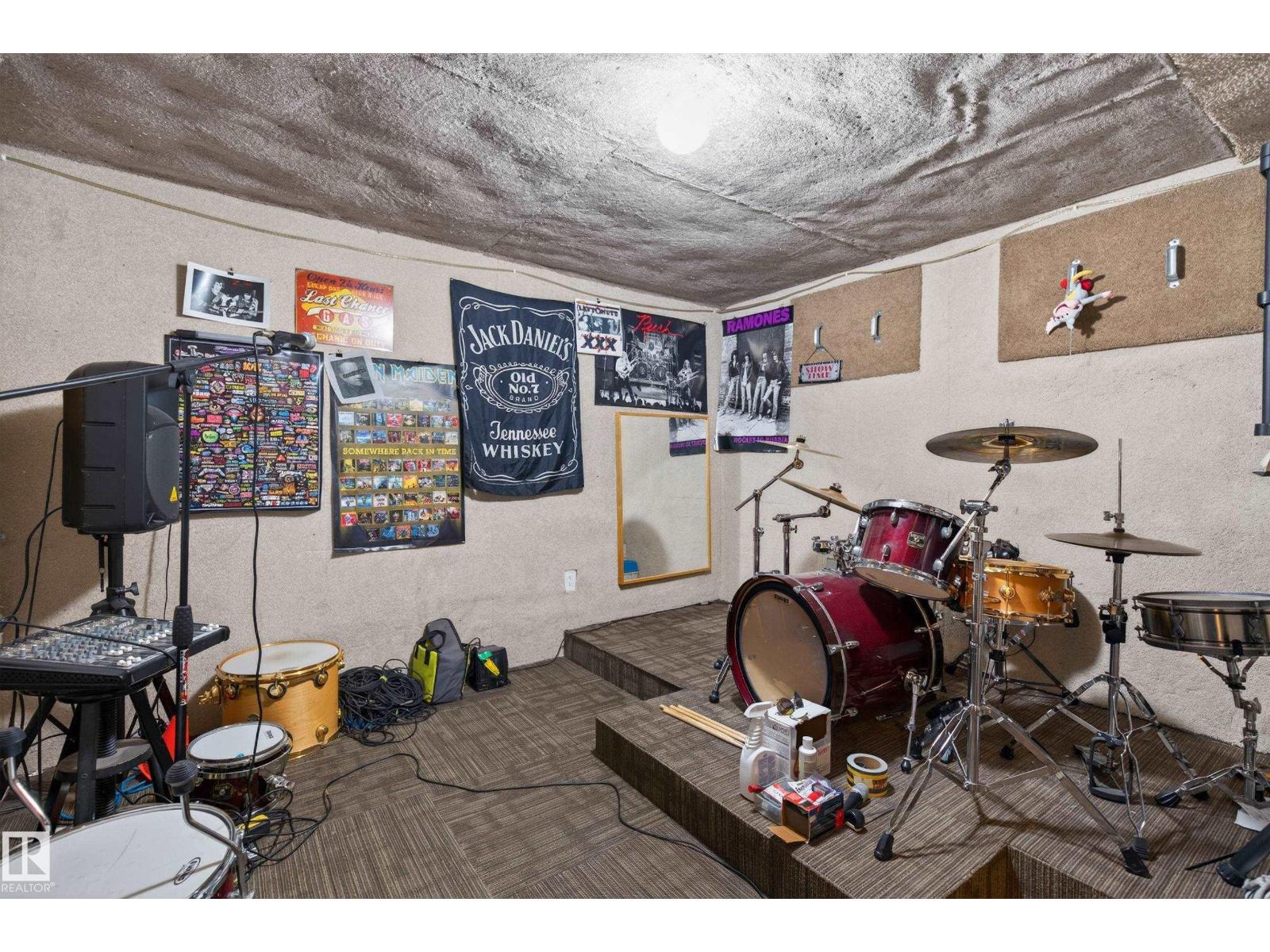 11303 115 ST NW - 33