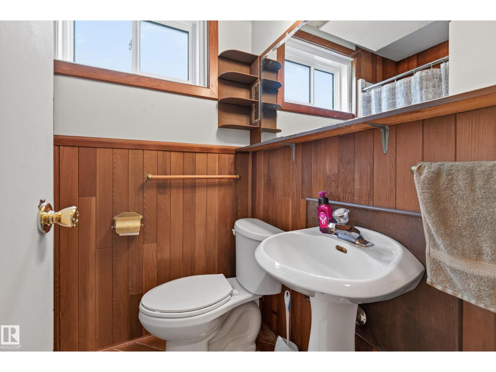 11303 115 ST NW - 35