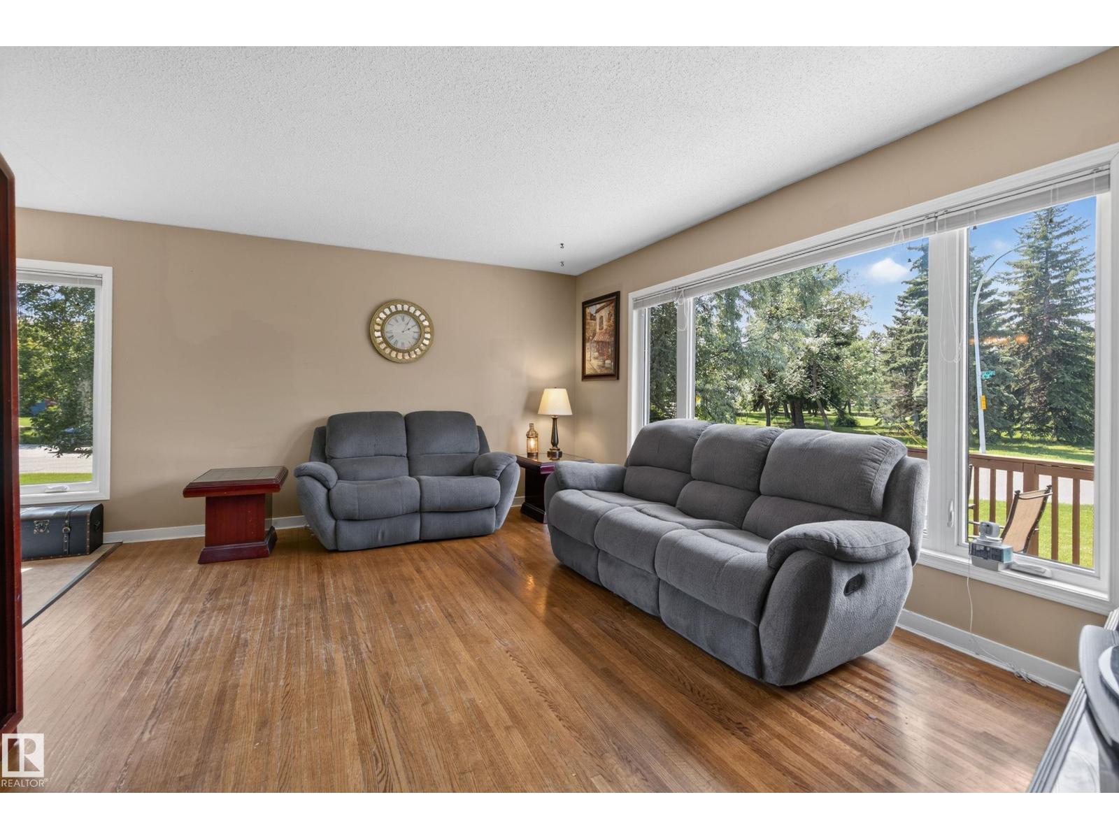 11303 115 ST NW - 6