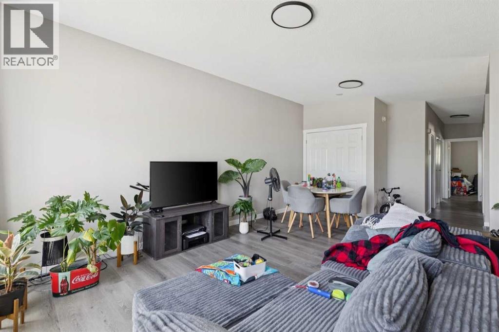 6717 - 6719 Huntsbay Road NW - 25