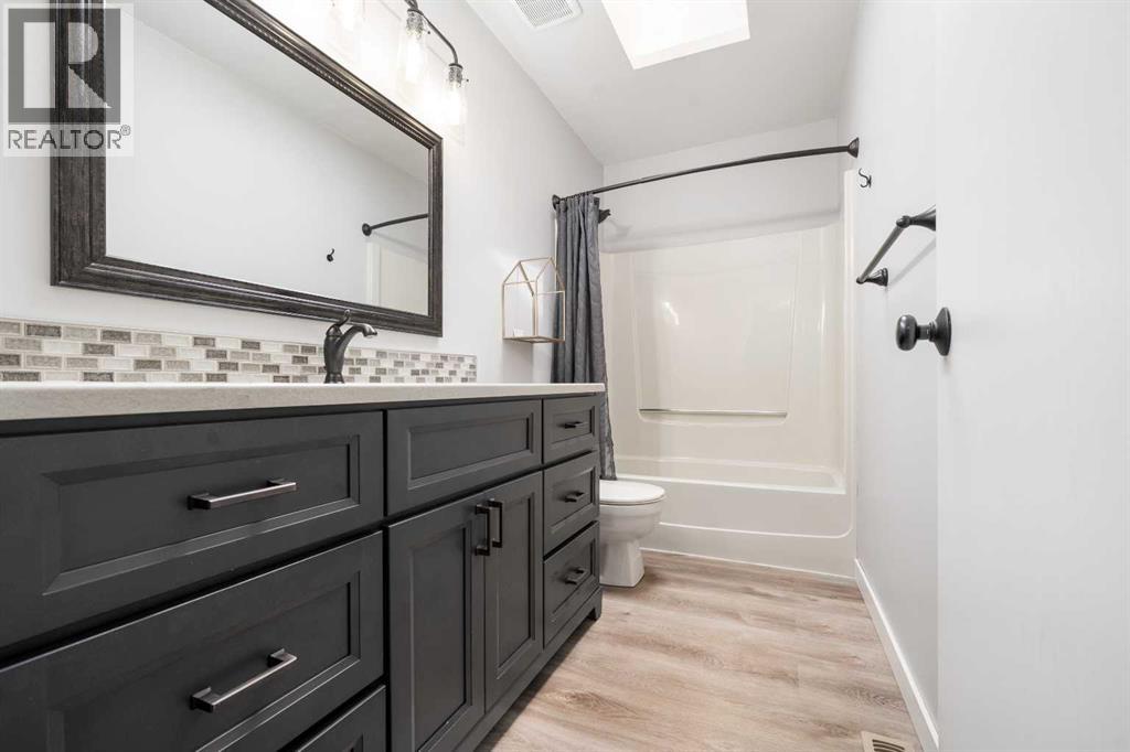 11 Taylor Crescent SE - 22