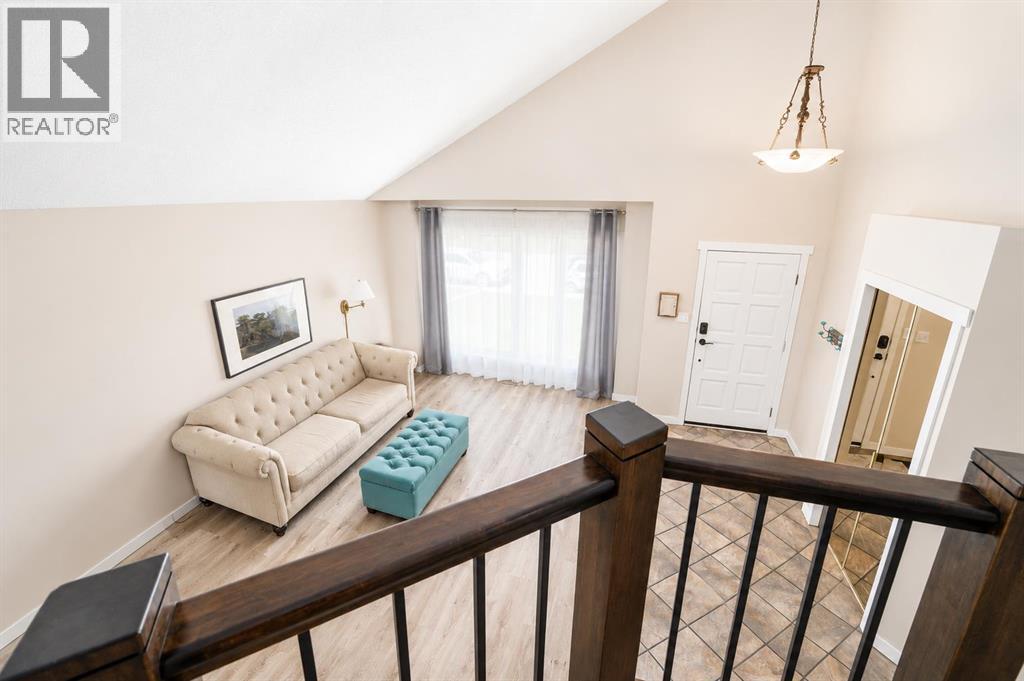 11 Taylor Crescent SE - 24