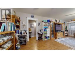 Loft - 130 Maple Avenue N, Eastend, SK S0N0T0 Photo 14