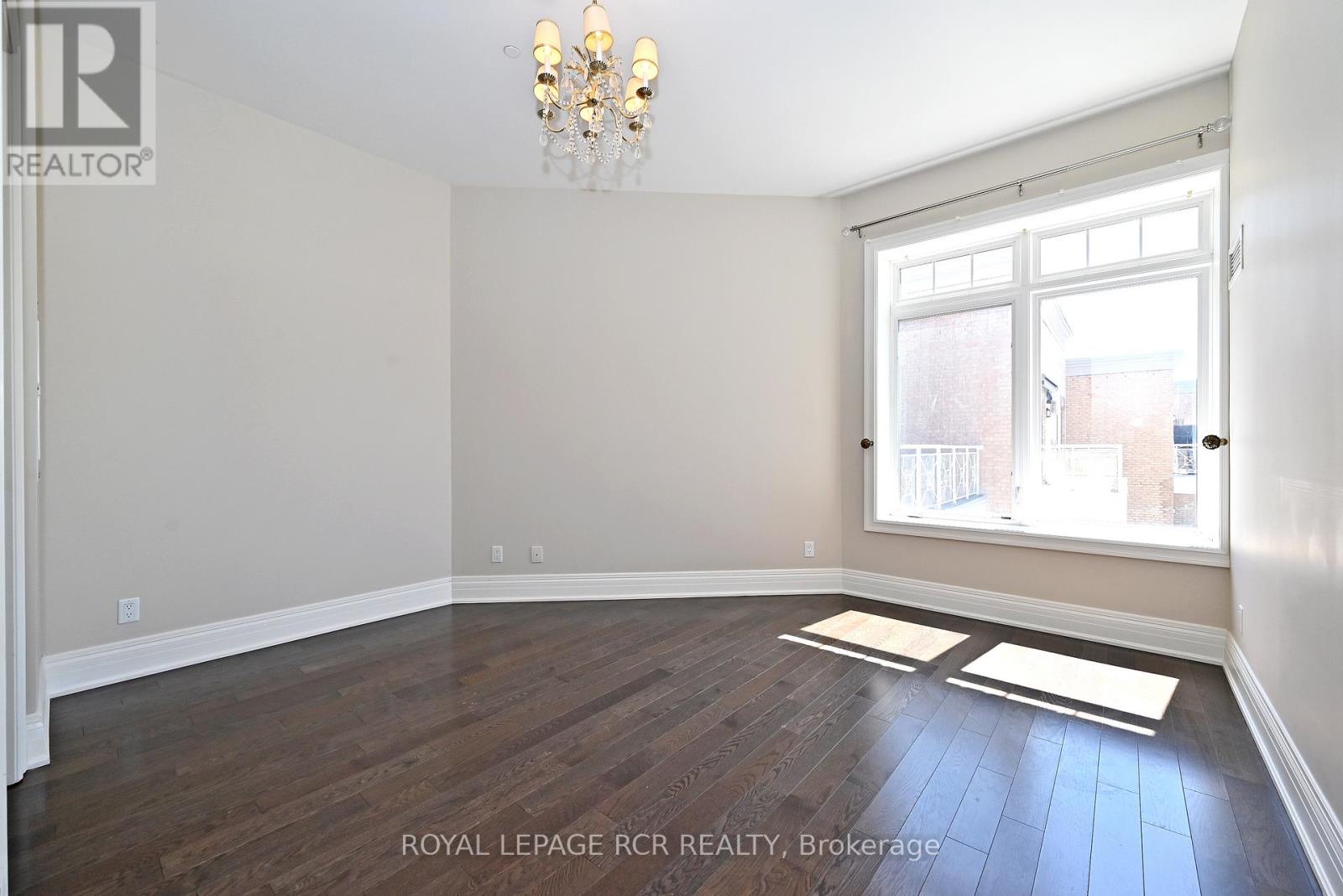 #416 80 BURNS BOULEVARD - 12