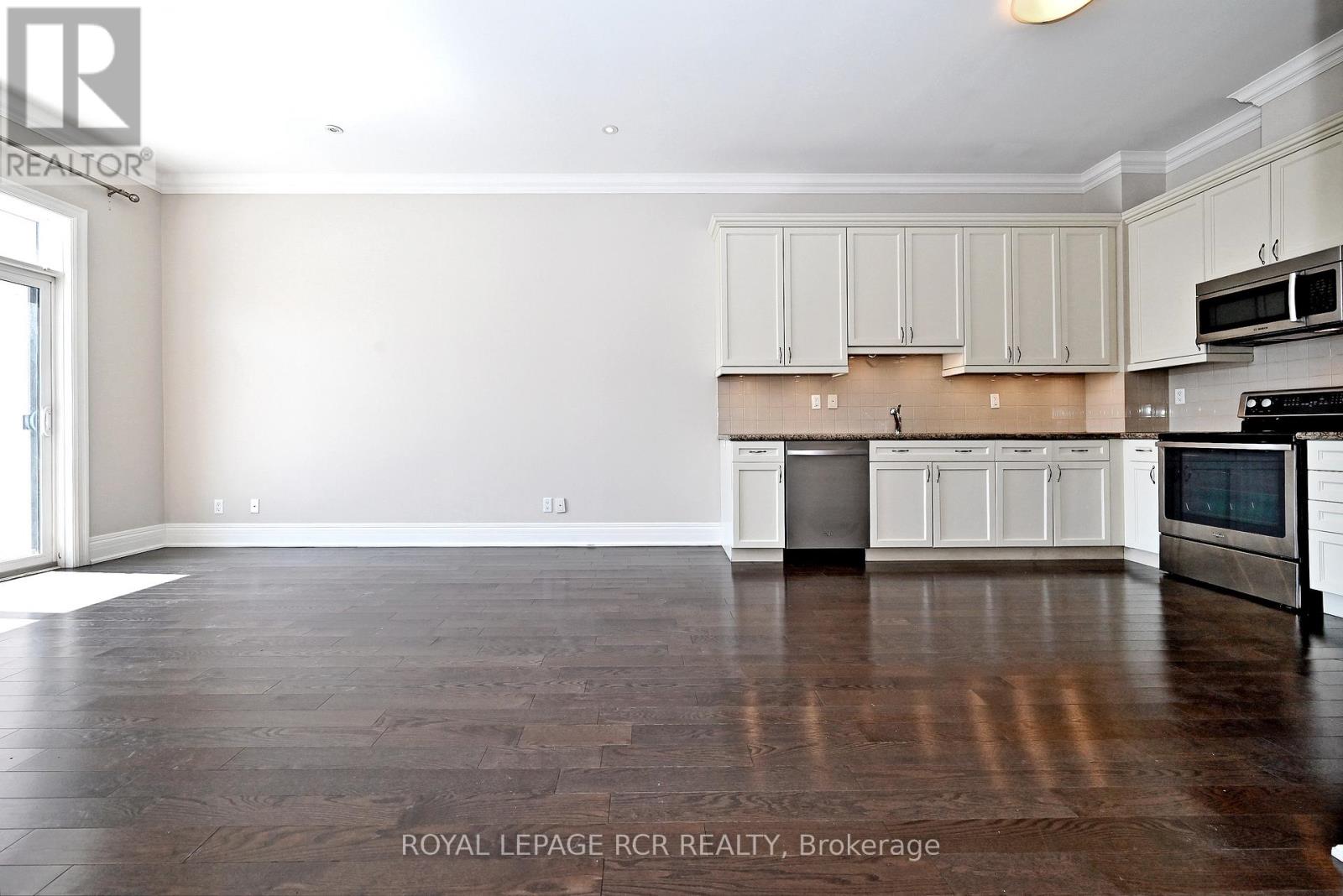 #416 80 BURNS BOULEVARD - 16