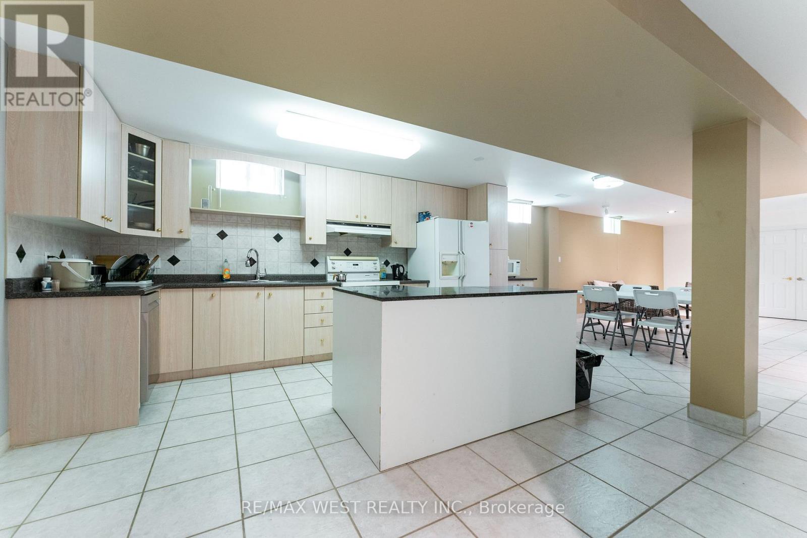 72 ALPHA COURT - 29