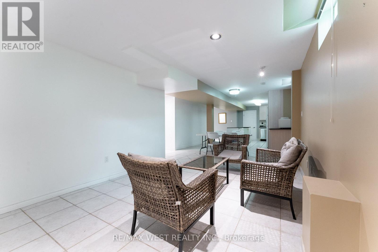72 ALPHA COURT - 31