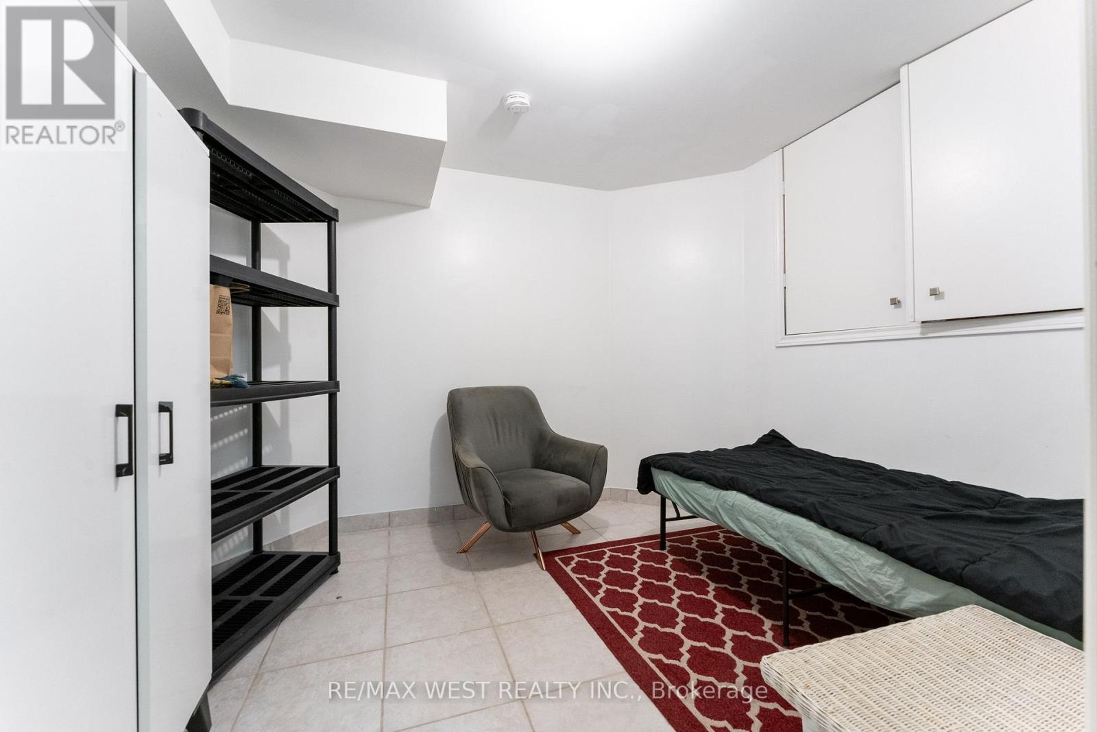72 ALPHA COURT - 34