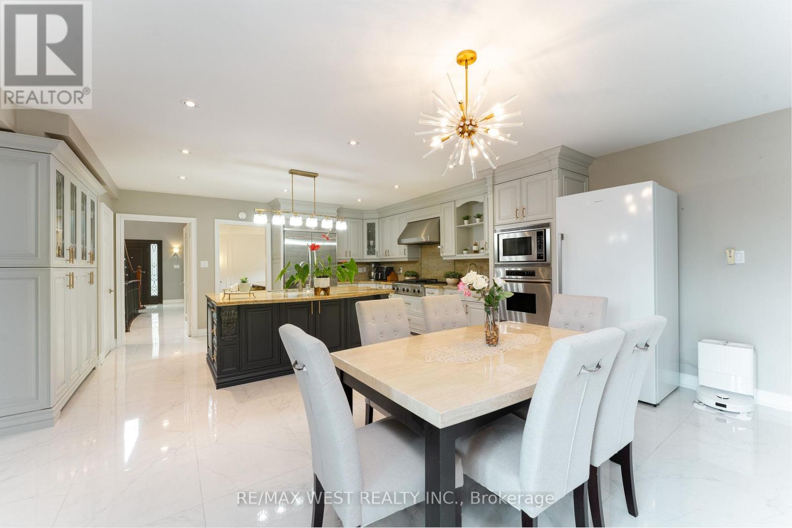 72 ALPHA COURT - 5