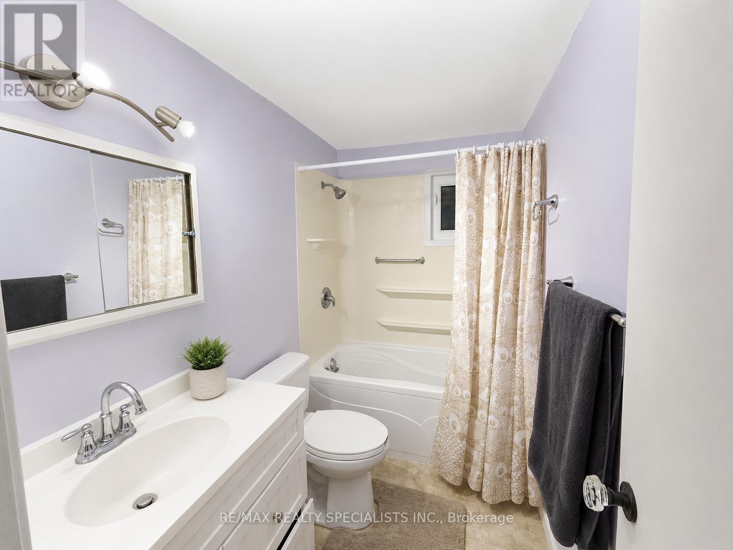 24 STEWART AVENUE - 7