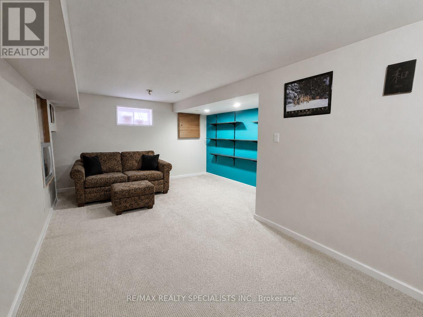 24 STEWART AVENUE - 8