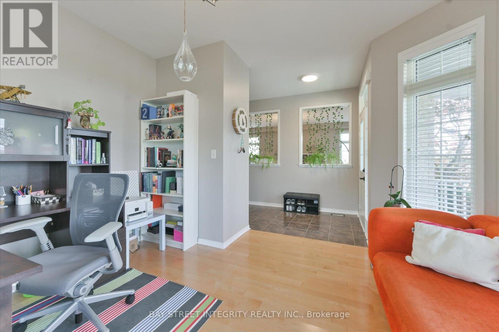 1 AUTUMN GLOW DRIVE - 7
