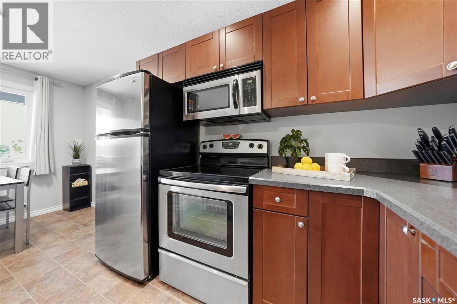 #203 515 28th STREET E - 13