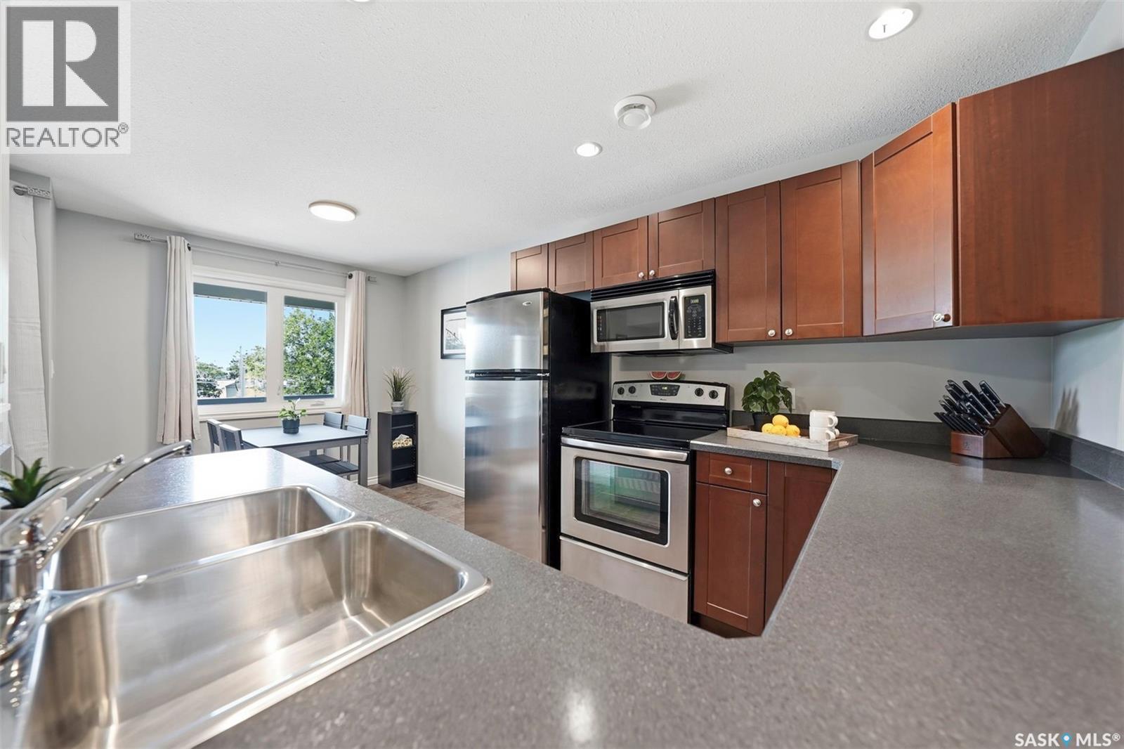 #203 515 28th STREET E - 14