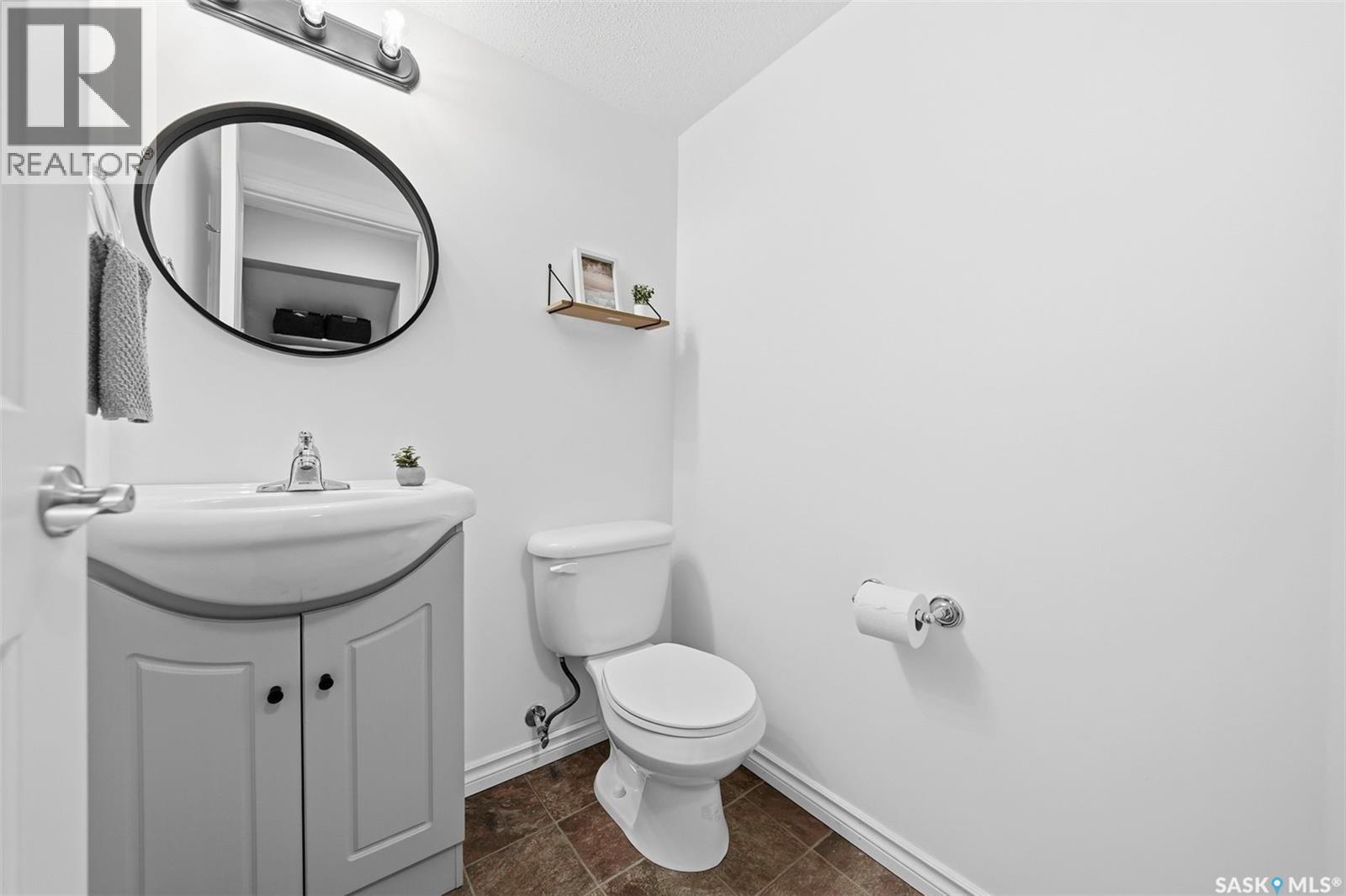 #203 515 28th STREET E - 15