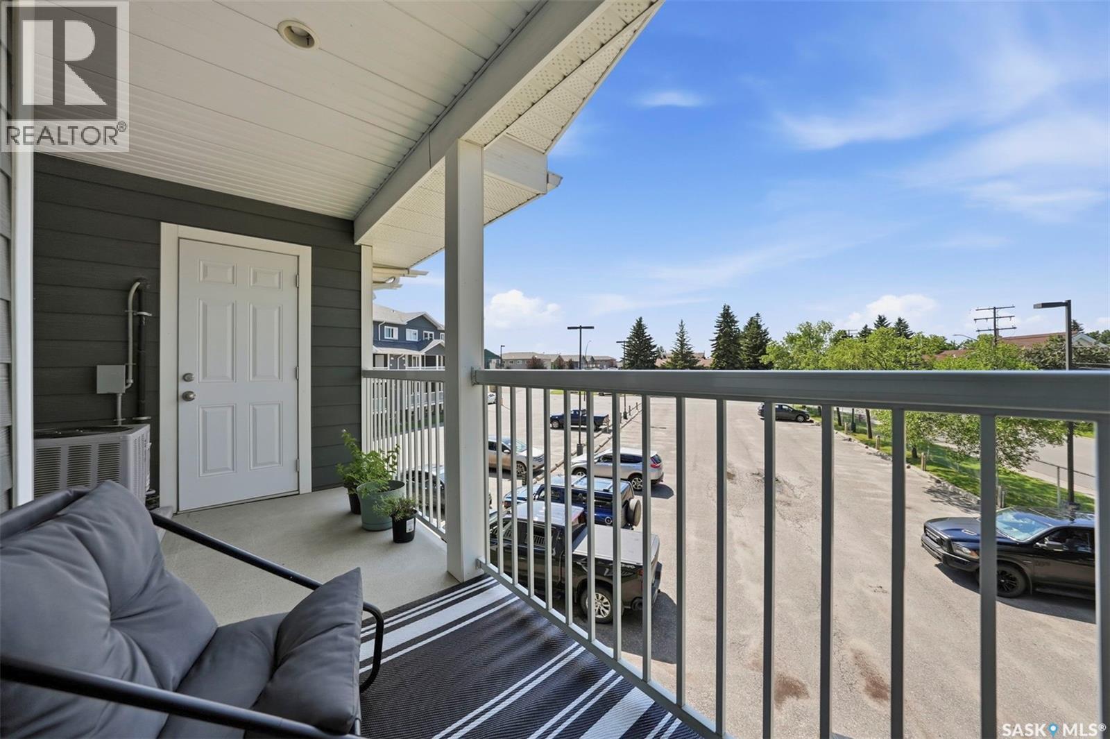 #203 515 28th STREET E - 18