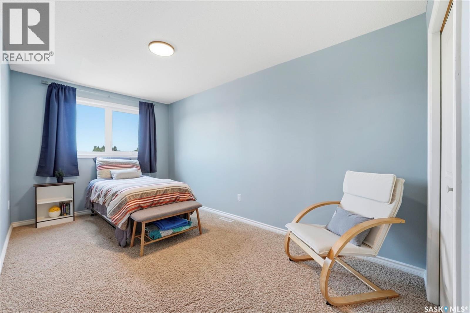 #203 515 28th STREET E - 21