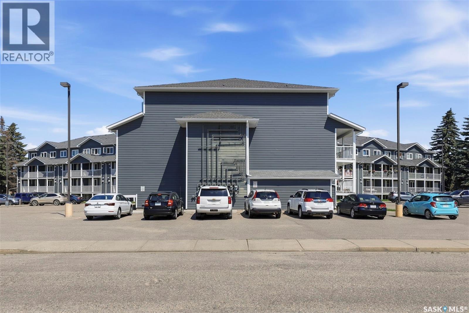 #203 515 28th STREET E - 28