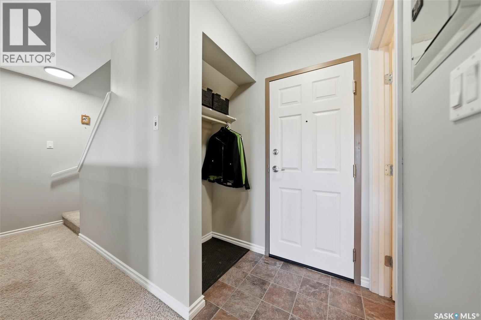 #203 515 28th STREET E - 3