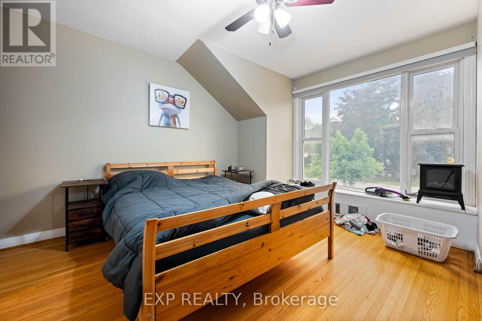 5 FOURTH AVENUE - 11