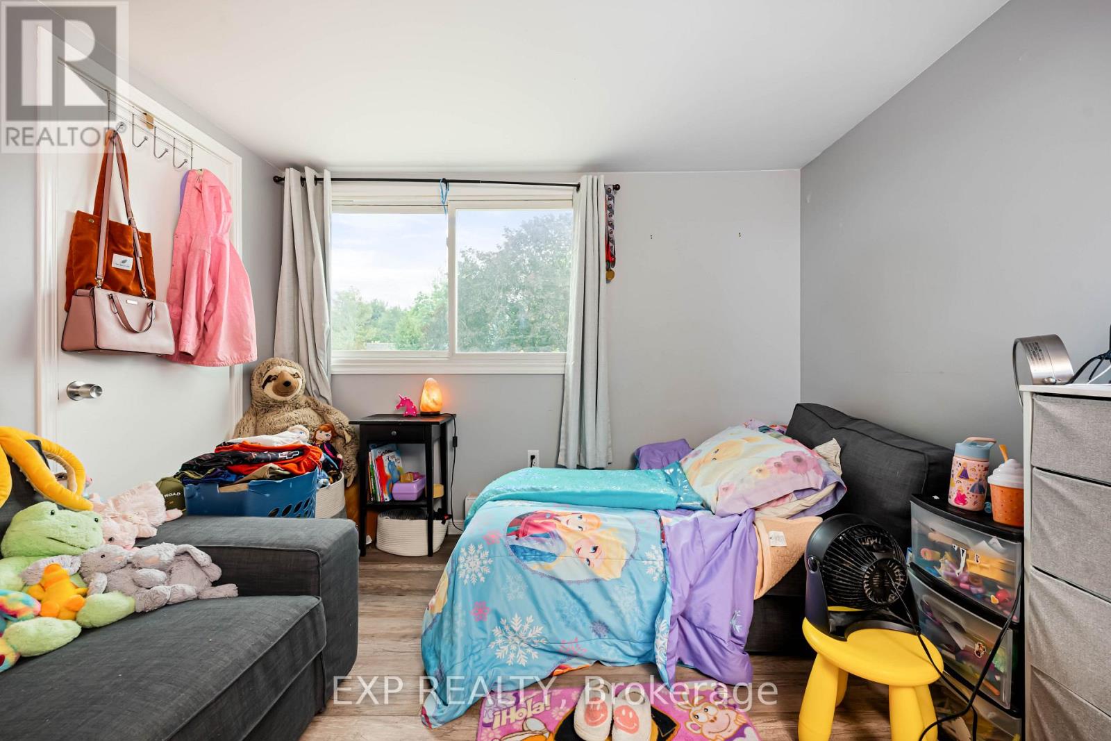5 FOURTH AVENUE - 34