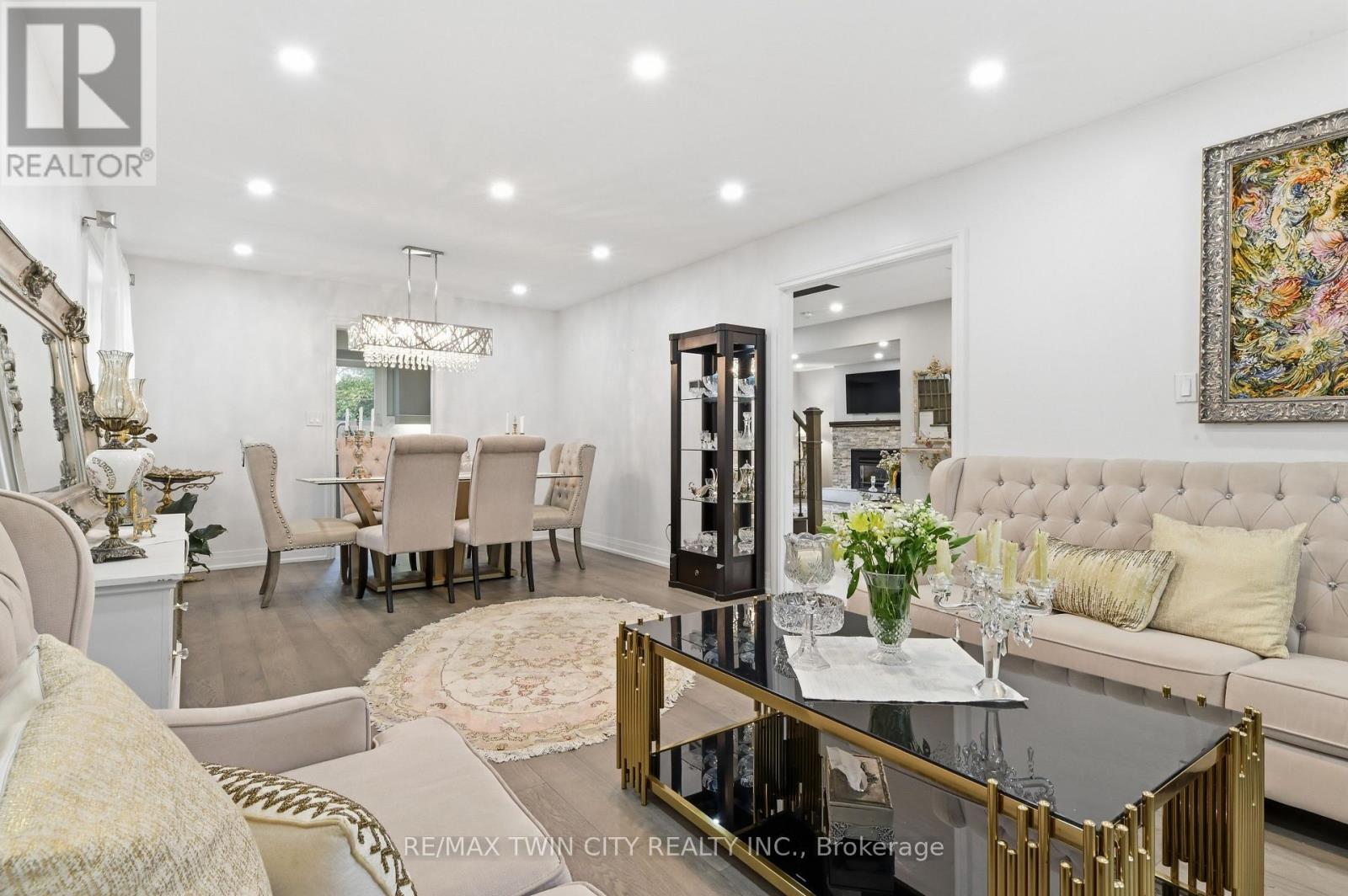 512 HAWTHORNE CRESCENT - 5