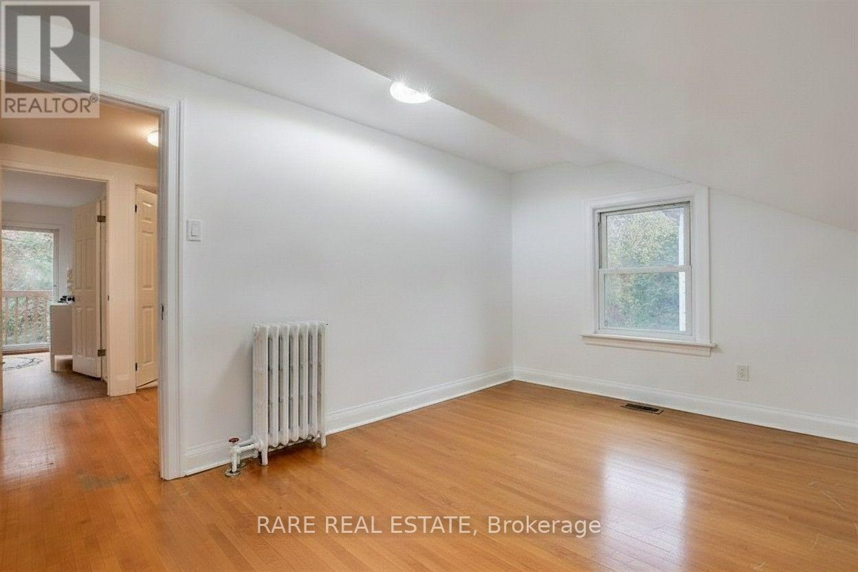 224 ELLIS AVENUE - 13
