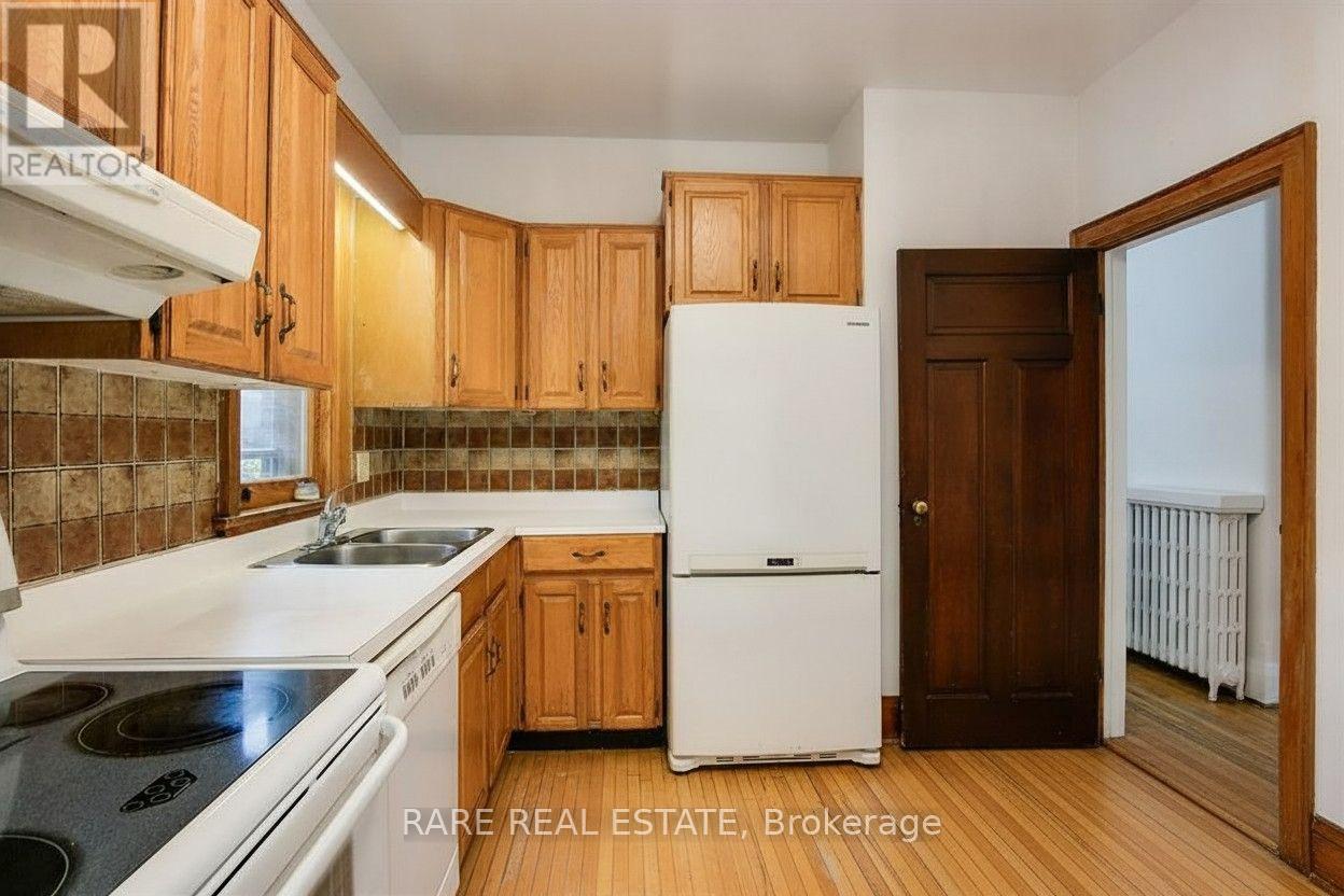 224 ELLIS AVENUE - 6