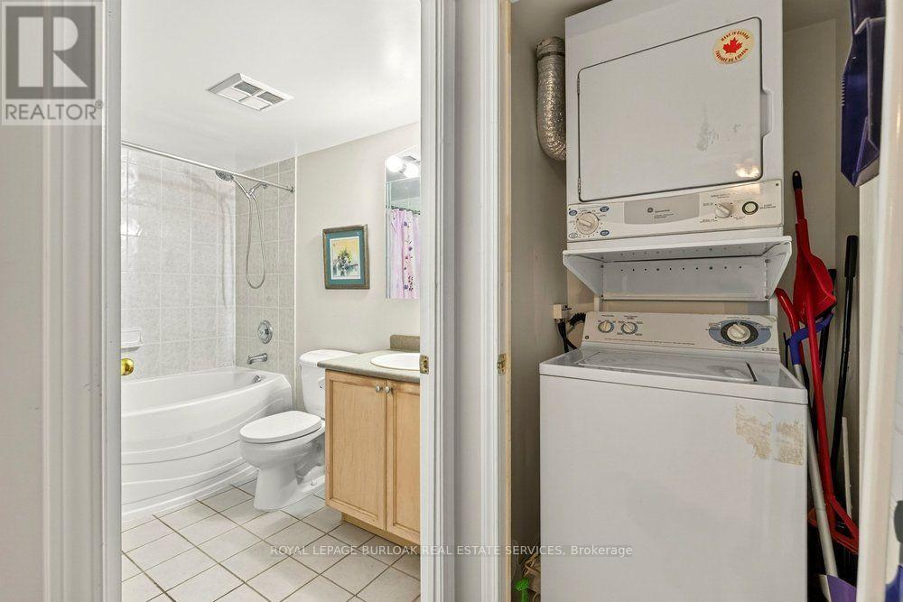 #402 2565 ERIN CENTRE BOULEVARD - 14