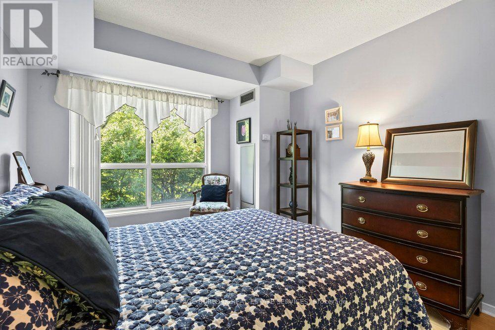 #402 2565 ERIN CENTRE BOULEVARD - 16