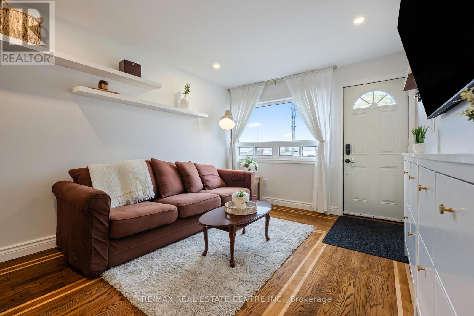 121 PROTON STREET N - 6